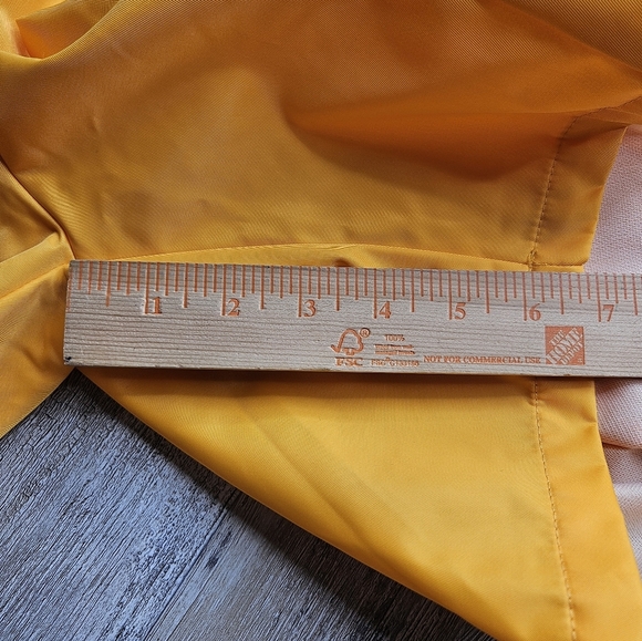 Renowned Nylon Carabiner Shorts Yellow Medium NEW with Tags - Picture 8 of 8